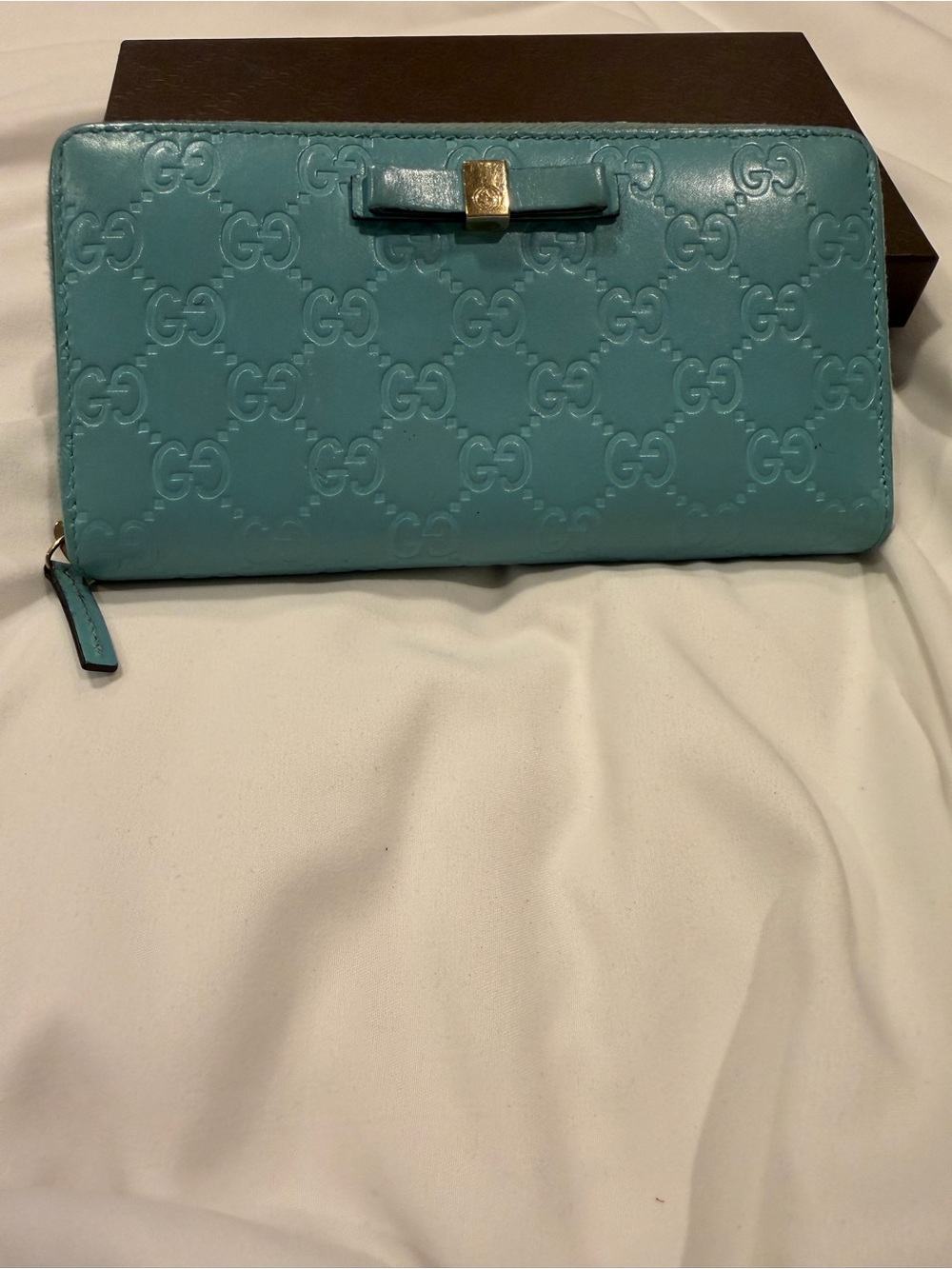 Gucci Aqua Blue Guccissima GG Leather Bow Zip Wallet